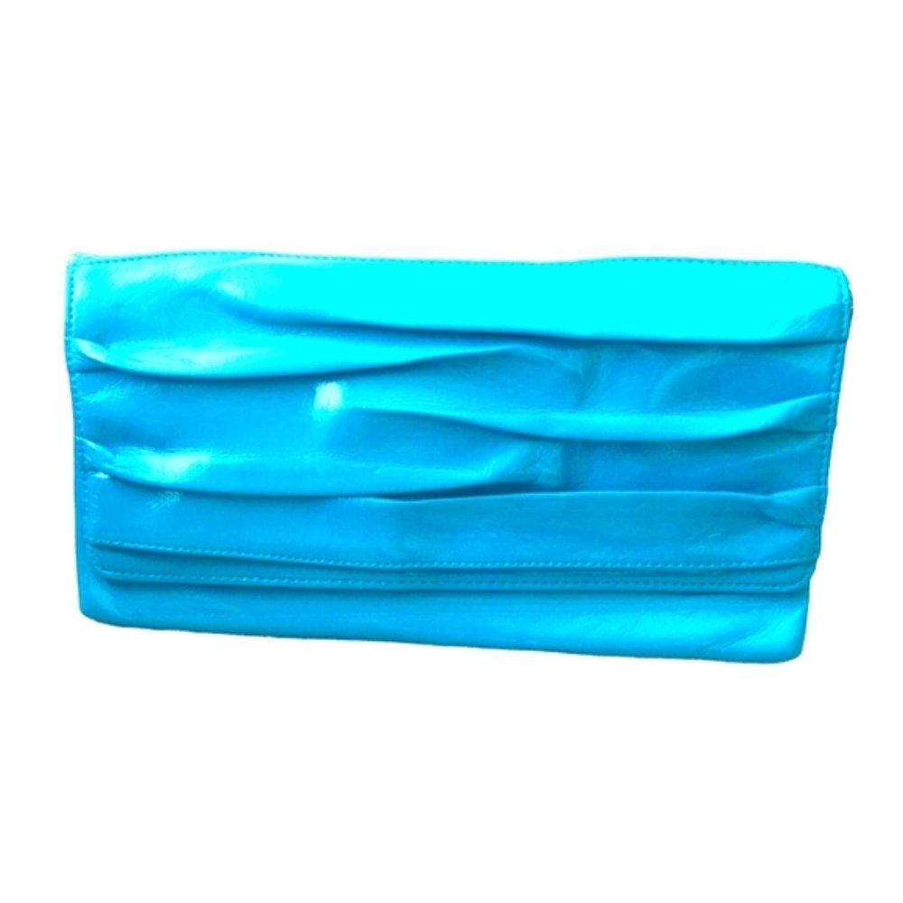 CALL IT SPRING CLUTCH!